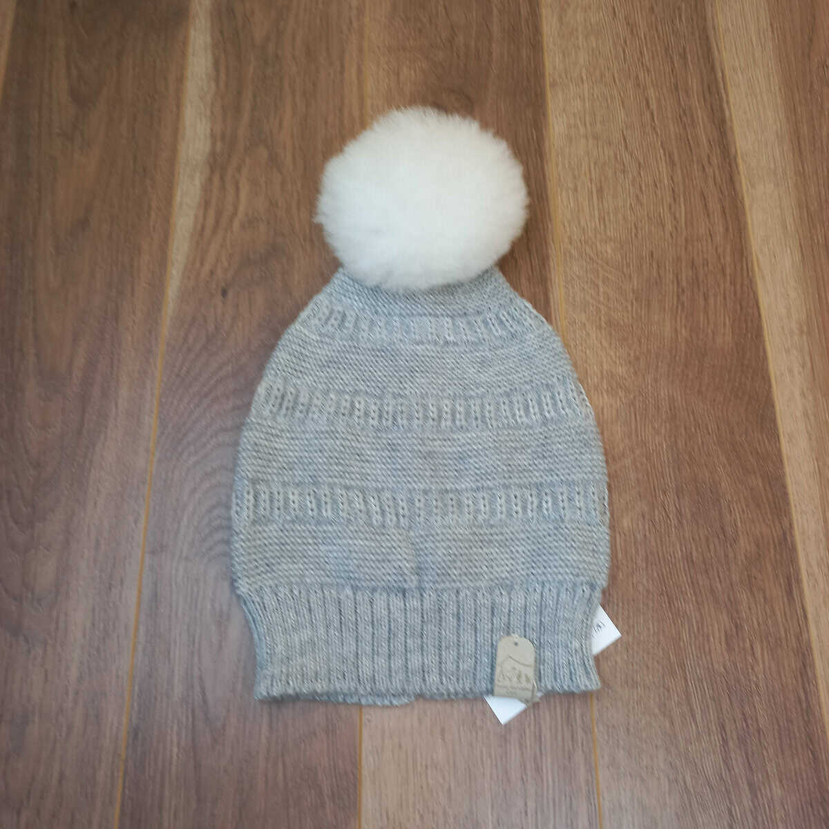 Lightweight Alpaca Fur Pom-Pom Hat – 100% Alpaca